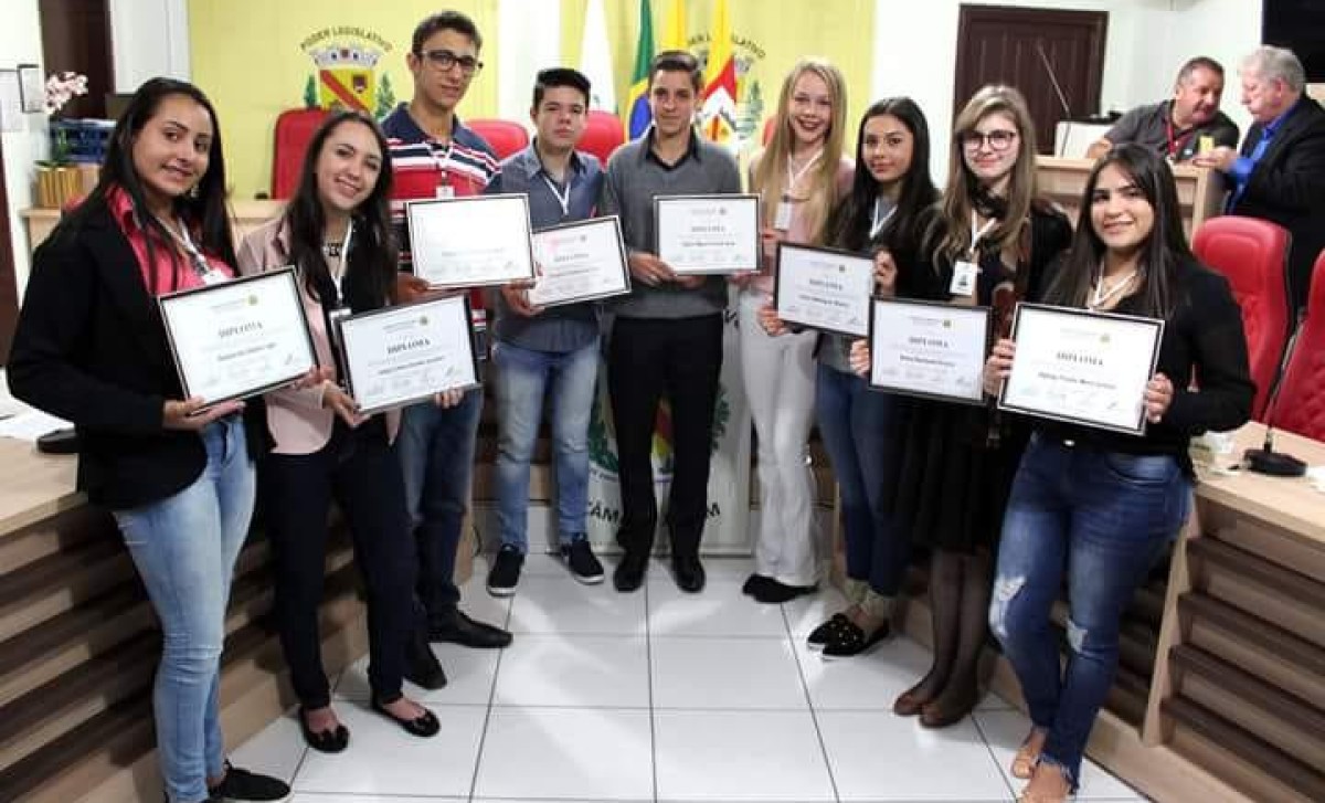 CÂMARA JOVEM SE EFETIVA EM QUITANDINHA